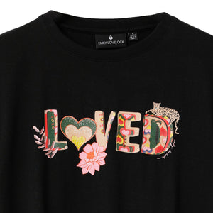 Kate T - Shirt "Loved" - Black - EMILY LOVELOCK